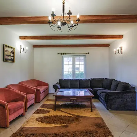 3 Bedroom Lovely In Bogaczewo 펜션 *