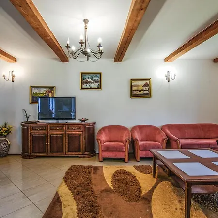 3 Bedroom Stunning In Bogaczewo Hébergement de vacances *