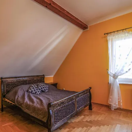 3 Bedroom Stunning In Bogaczewo Hébergement de vacances Güldenboden